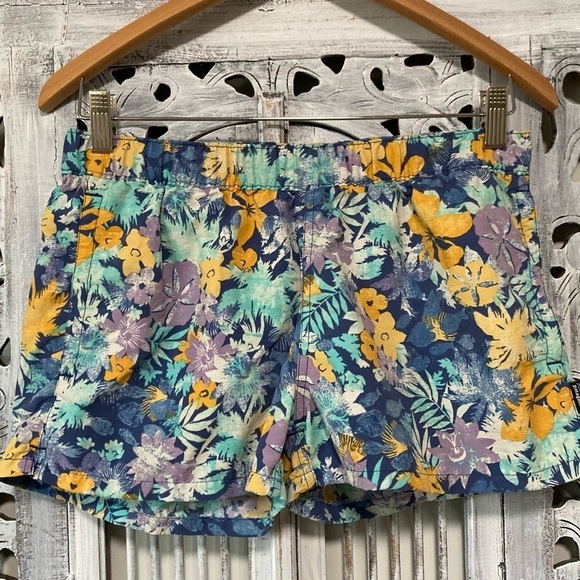 Patagonia Barely Baggies Shorts In Blue/Purple Tropical Floral Pattern - Picture 1 of 8